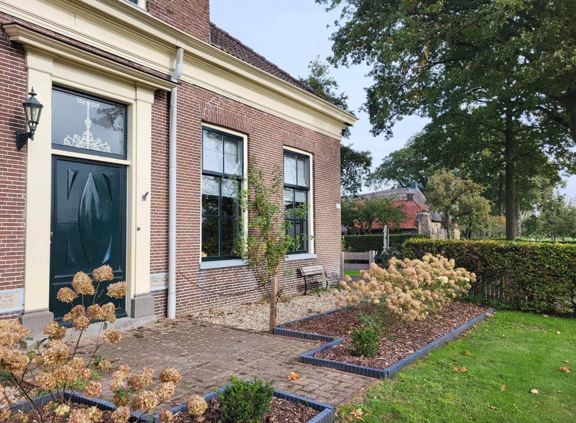 De Bloesemstee - Rustic Manor Farmhouse The Netherlands Ruinerwold Buitenkant foto